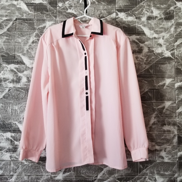Vintage TanJay Elegant Polyester Pink Blouse with Black Accents In A Size 16 - Picture 9 of 9